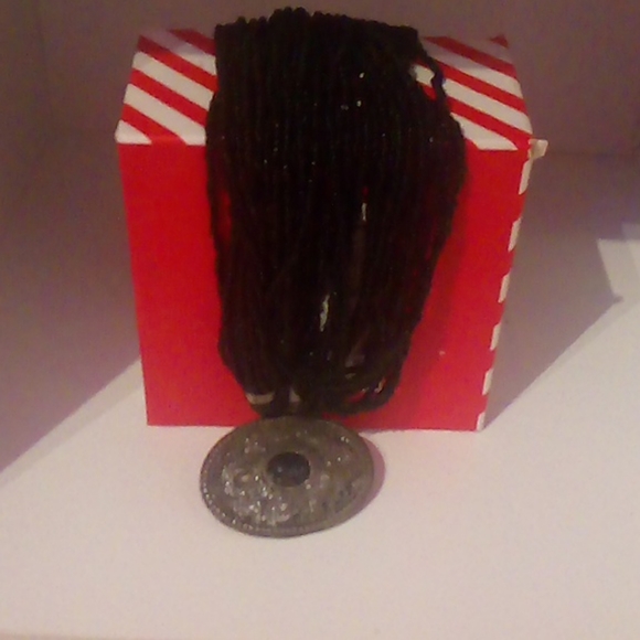 Black is in to win necklaces - Picture 6 of 7